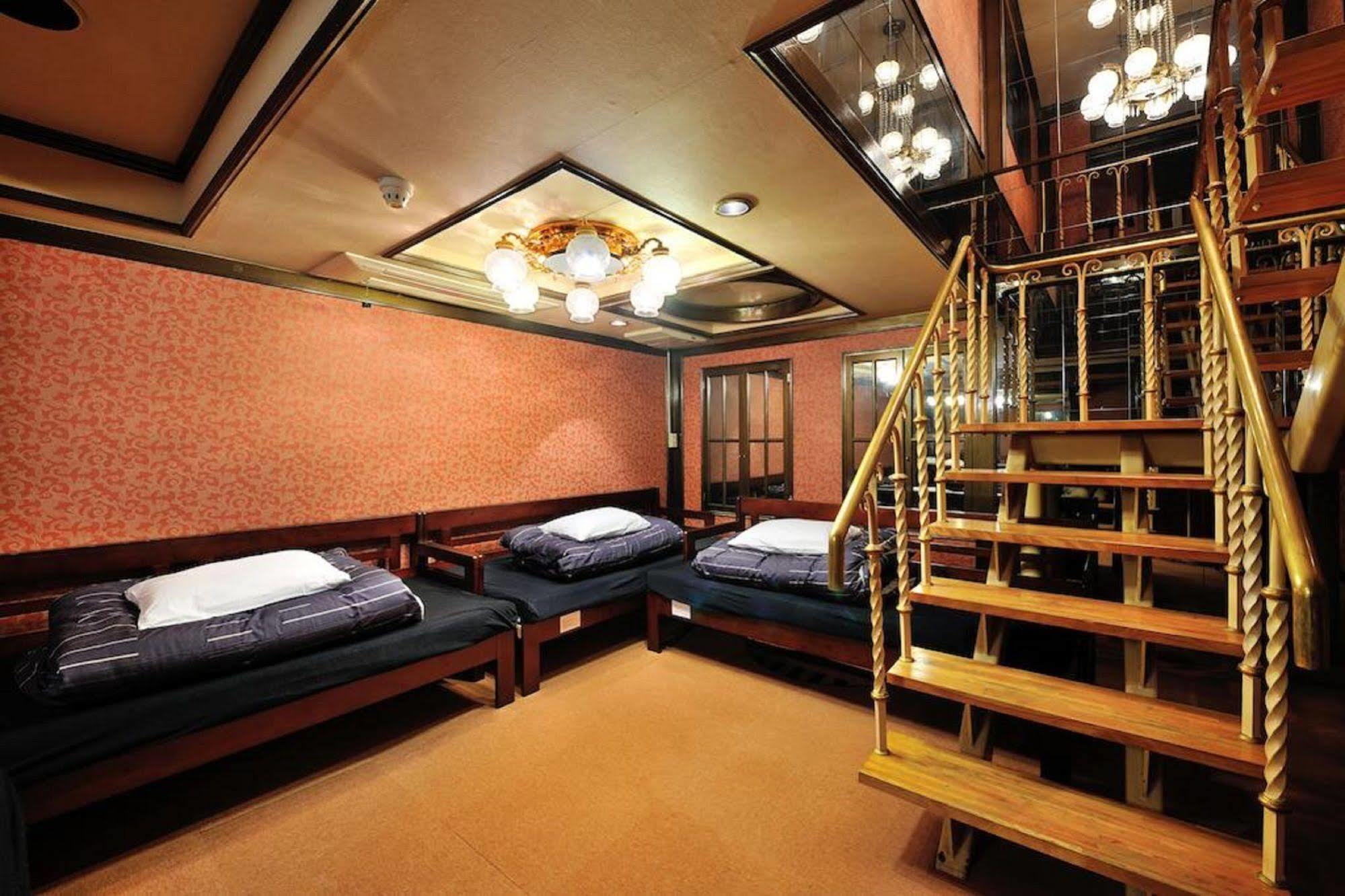 Hostel Khaosan World Asakusa *